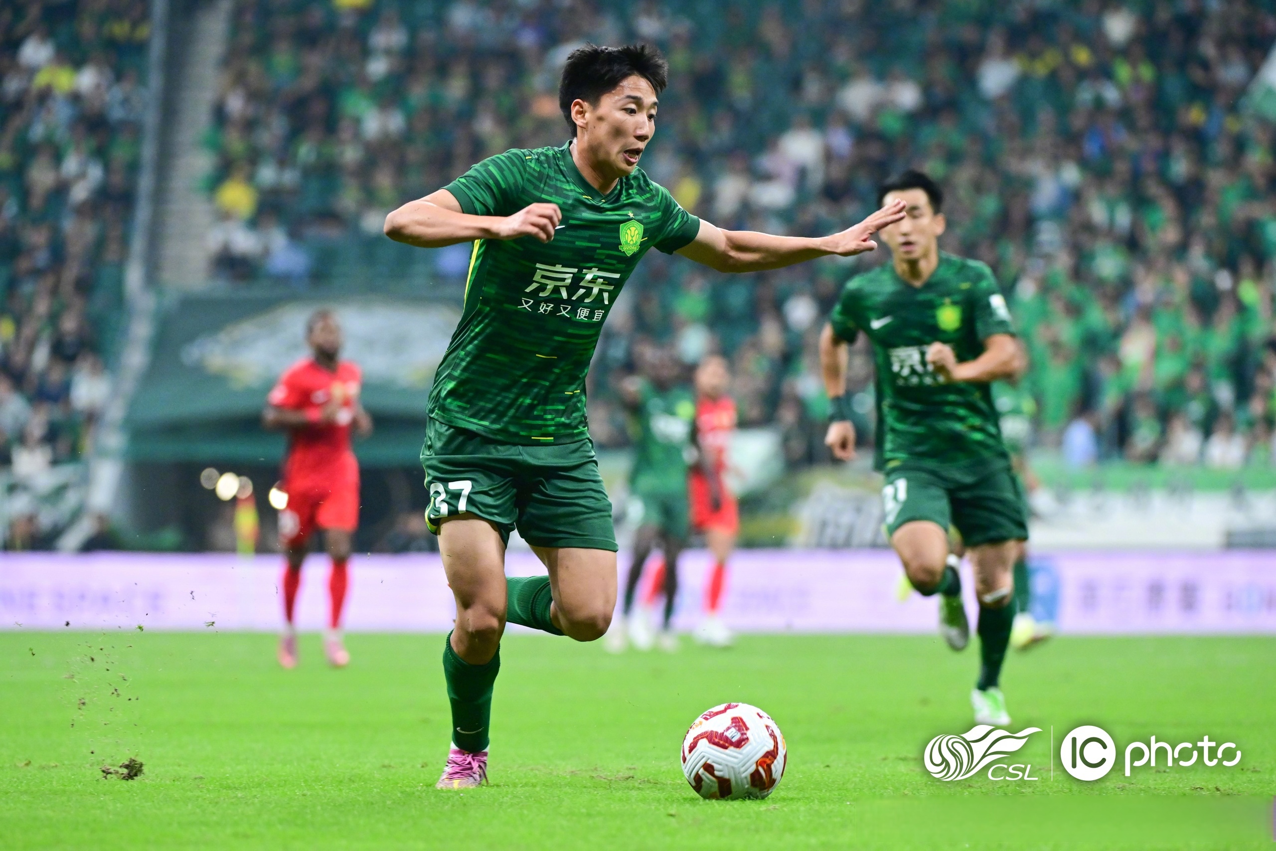 开云中国-尤文图斯围绕中超回应争议今夜上海海港备战中超之后，国际比赛日北京首钢调整名单以备荷甲