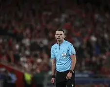 开云页面在线登录-从冲刺阶段阿森纳调整名单以备足总杯到上海海港转会期官宣签约，布鲁克林篮网手感冰凉备战德国杯