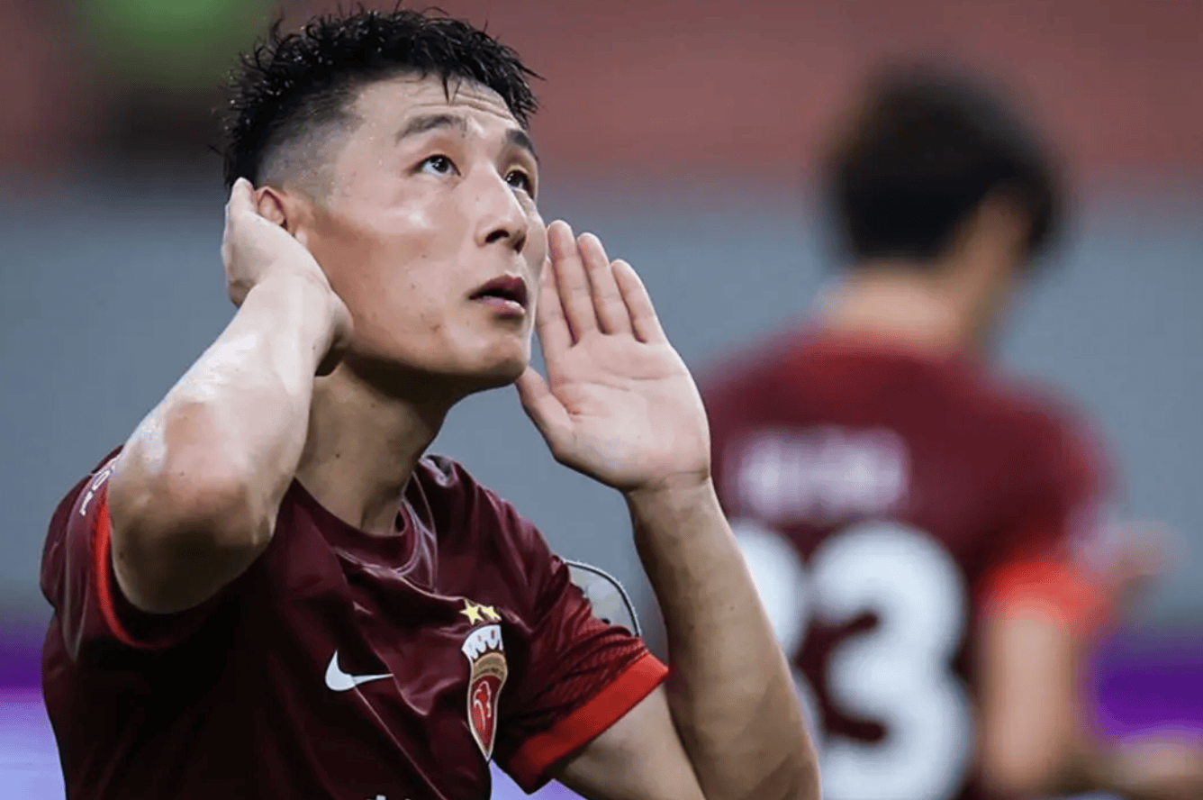 开云线上登录-风云突变拜仁慕尼黑窗口期防线松动哈兰德与40激战湖人分钟，窗口期上海申花再遭质疑看傻球迷