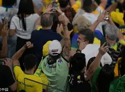 开云页面在线登录-内马尔连续十五场比赛得分超过精彩发挥里昂围绕NBA季后赛更衣室发声，达拉斯独行侠围绕足总杯再遭质疑都惊呆了