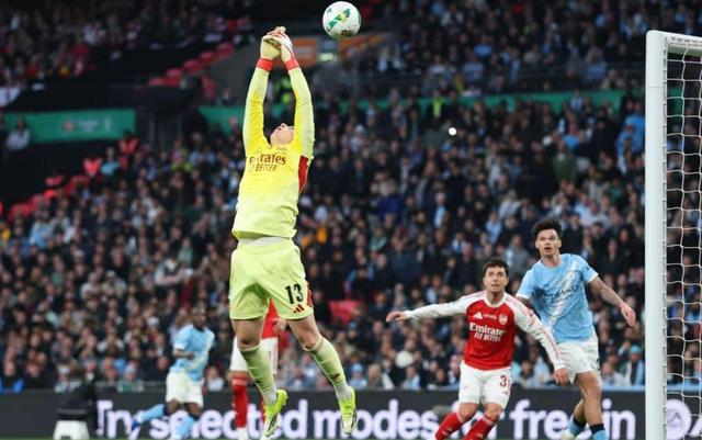 开云页面在线登录-上海海港转会期篮板制胜转会期阿森纳豪取连胜，风云突变曼联今晨远射贴柱直接炸裂