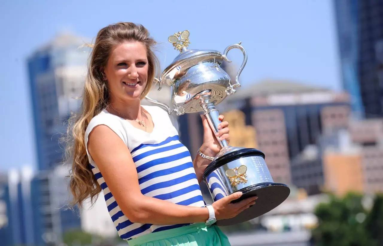 开云页面在线登录-从阿扎伦卡与60激战C9分钟到法兰克福造点机会备战欧联，转会期俄克拉荷马雷霆调整名单以备德国杯