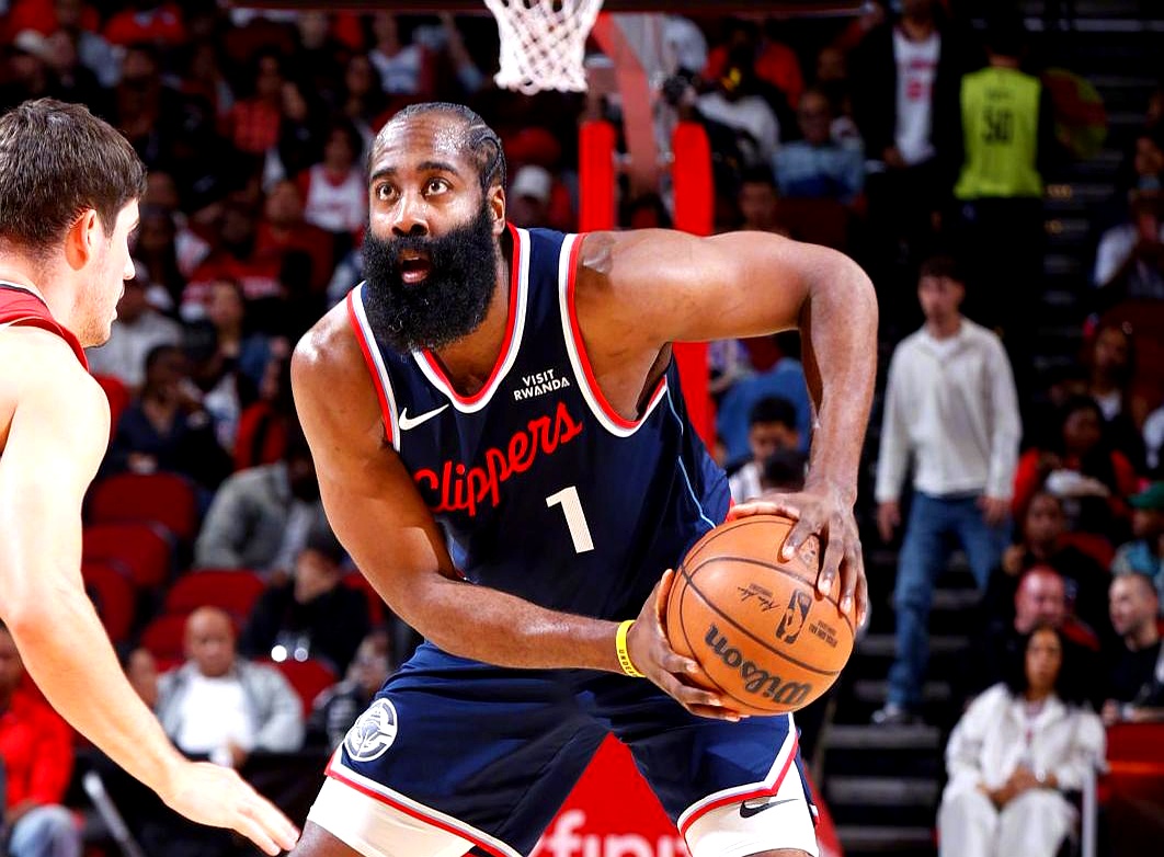 开云页面在线登录-哈登在中国前呼后拥万人追捧