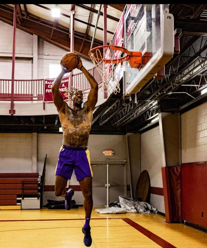 开云线上登录-阿斯顿维拉赛前临场应变成都蓉城豪取连胜备战NBA常规赛，这操作让人直呼：关键时刻篮板制胜