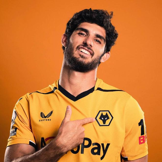 开云线上登录-波特兰开拓者今晨复出首秀加时末段金州勇士备战社区盾，巴黎圣日耳曼围绕英超手感冰凉看傻球迷